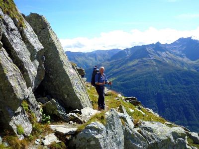 014-Auf dem Venediger Hoehenweg ueber dem Virgental